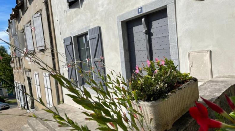 Le Saint Pierre Quartier Historique D'Oloron Sainte Marie Apartment Exterior photo