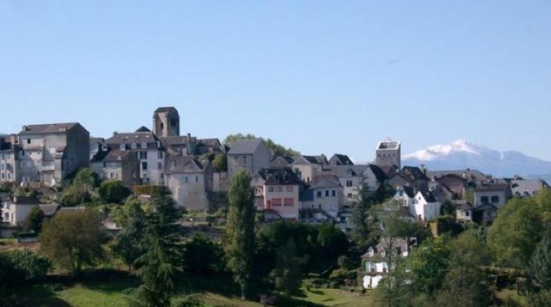 Le Saint Pierre Quartier Historique D'Oloron Sainte Marie Apartment Exterior photo